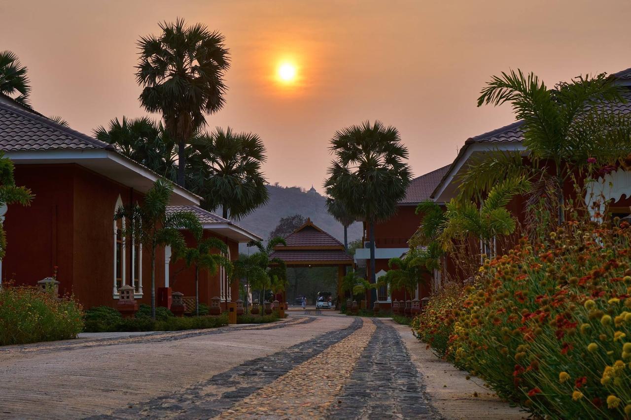 Westay @ Bagan Lotus Hotel Exterior foto