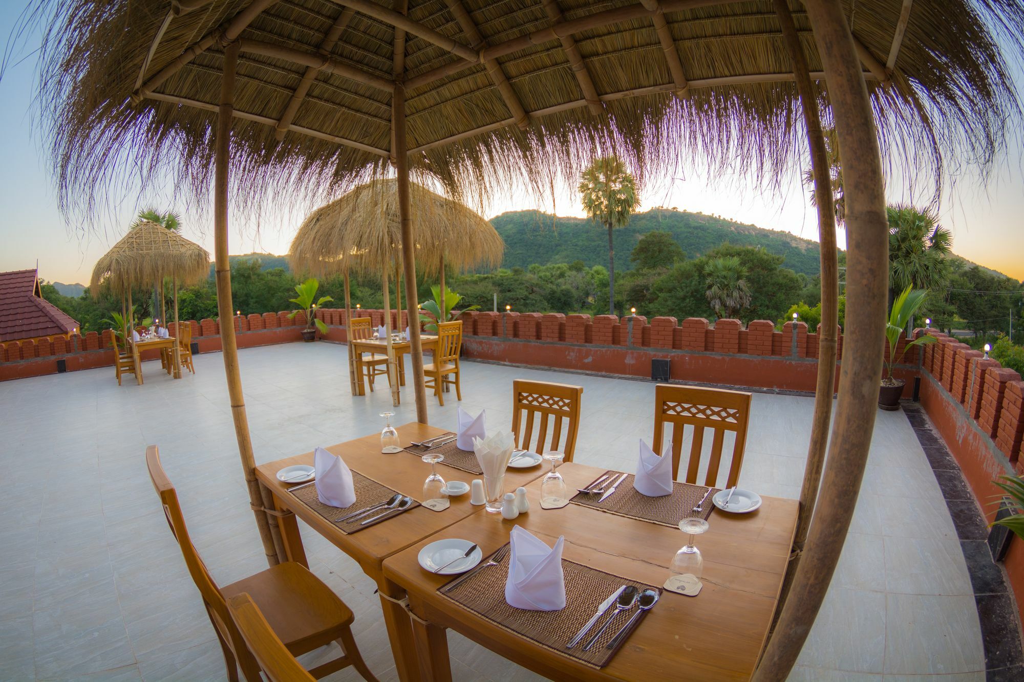 Westay @ Bagan Lotus Hotel Exterior foto
